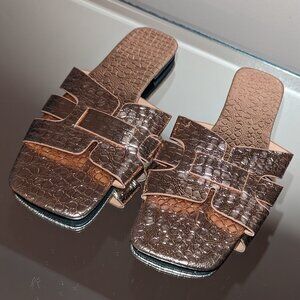 Women's gold sandal